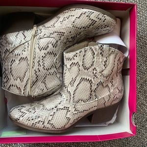 Faux leather snake skin heeled boots